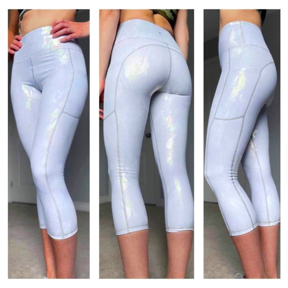 Zyia Silver Camo Metallic Pocket Light n Tight Hi-Rise Capri 20"